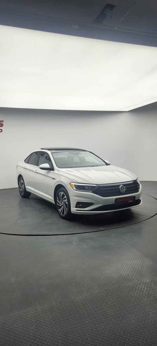 Volkswagen Jetta 2020 — 8,900$