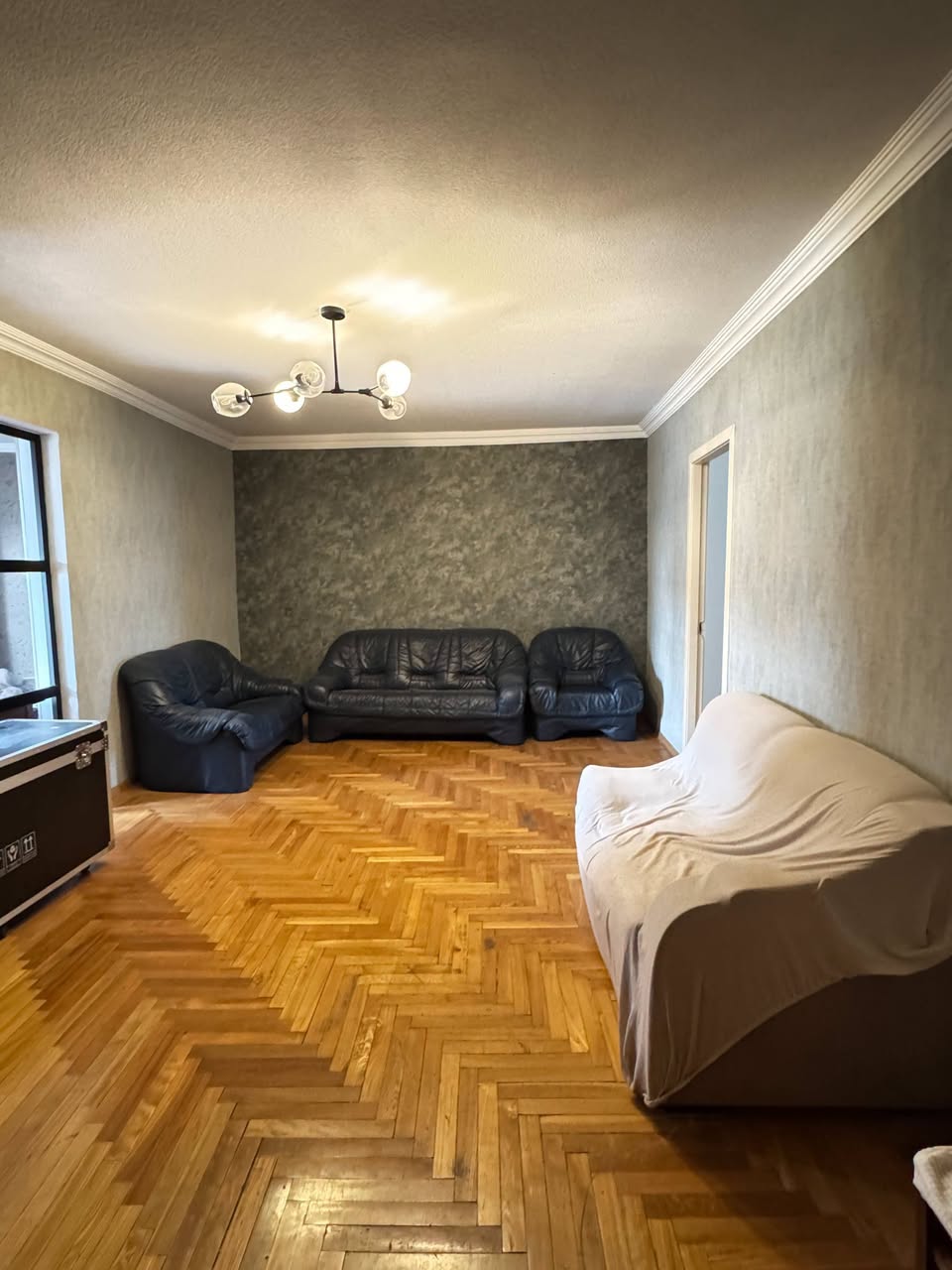 იყიდება 4-ოთახიანი ბინა, რუსთავი — $117,000