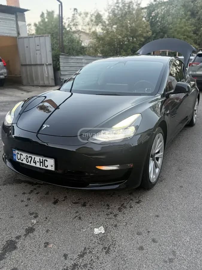 Tesla Model 3 2000 — 17,500$