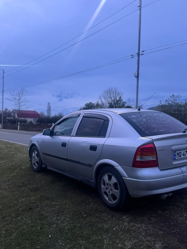 Avtomobil 2002