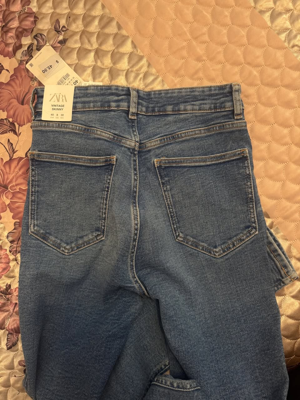 Zara նոր 40 չափս 9000 դրամ