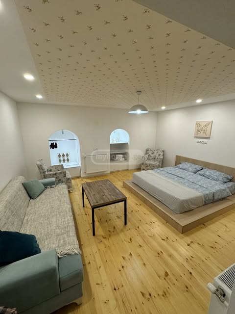 იყიდება ბინა ძველ თბილისში — თაბუკაშვილზე