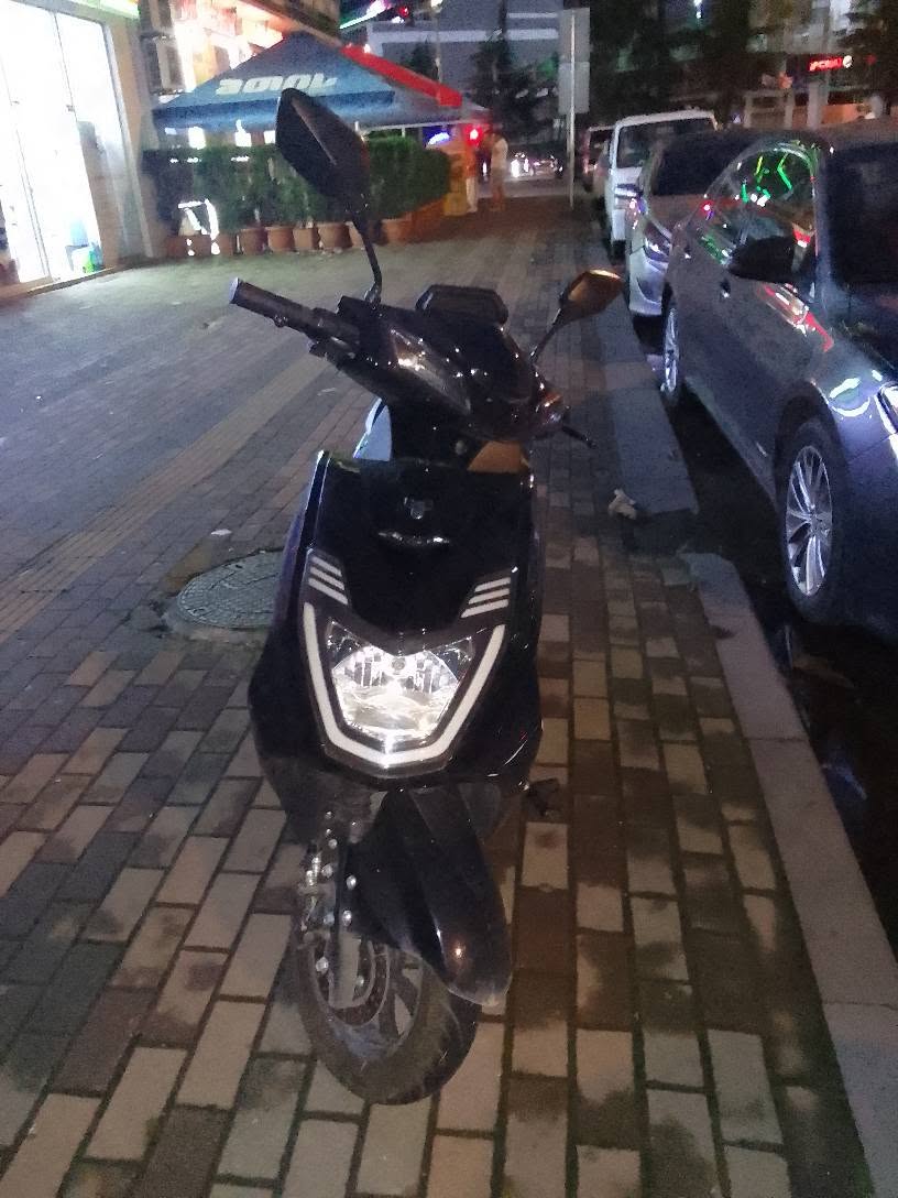 Qara skuter, 3500 km, yeni kimi