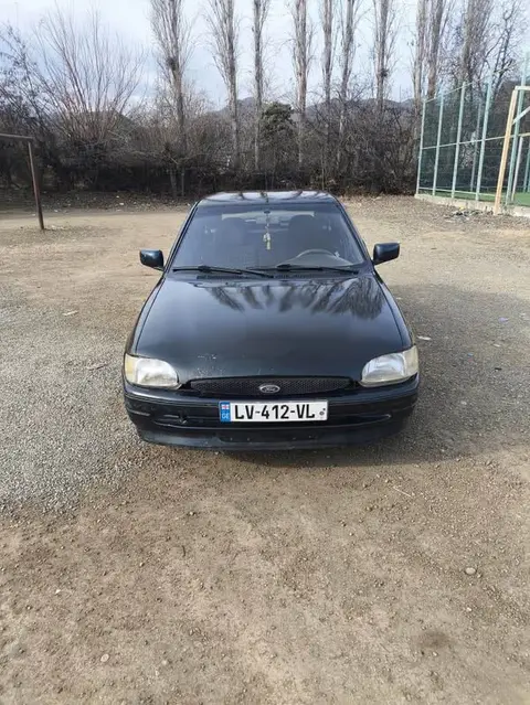 Ford 1996 — 2,000₾