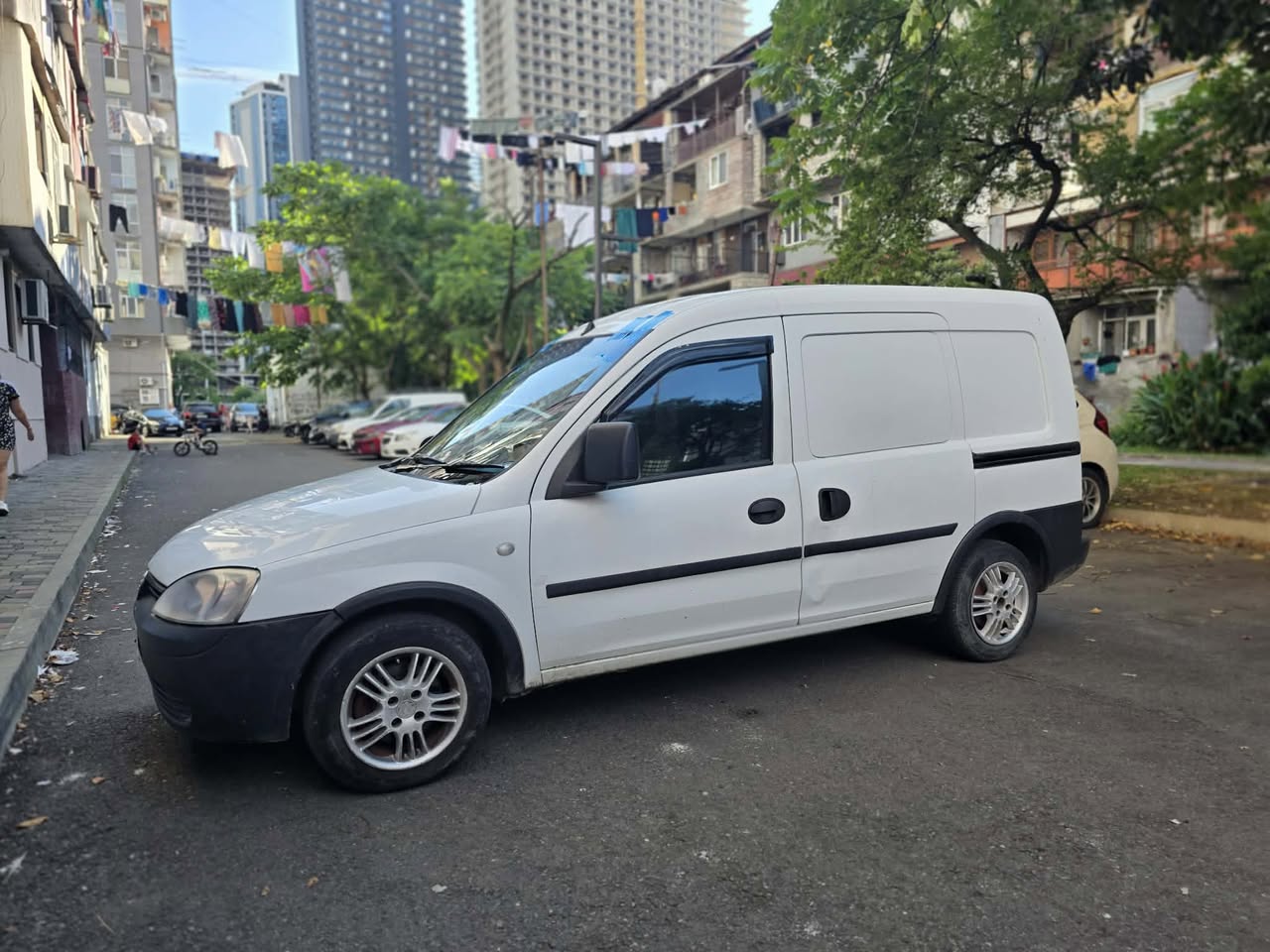 Opel Combo — 2,700$