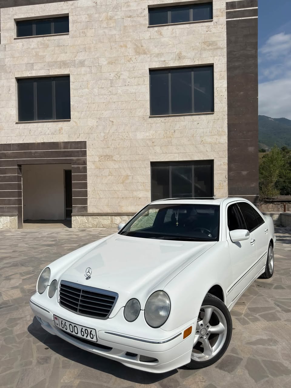 Mercedes-Benz W210 2000 — 6,500$