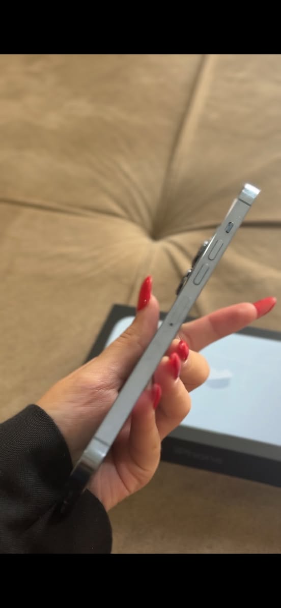iPhone 13 Pro Max, battery 76%