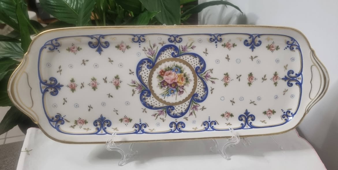 Satılık✅️ 🍰🍰🍰🍰 Limoges kare servis tabağı, pasta için tasarlanmıştır