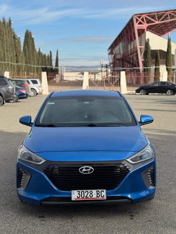 Avtomobil 2017 — 6,000$