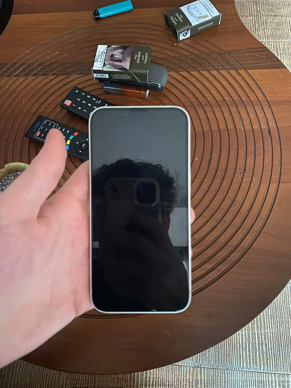 იყიდრბა iphone 14 თეთრი ფერის დეტალები: — 850₾
