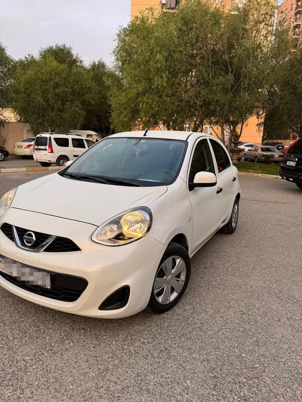 Nissan March 2016 — 13,000₼