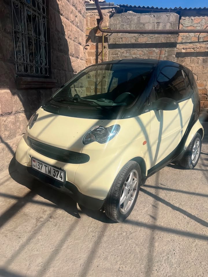 Smart Fortwo 2003 — 700,000֏