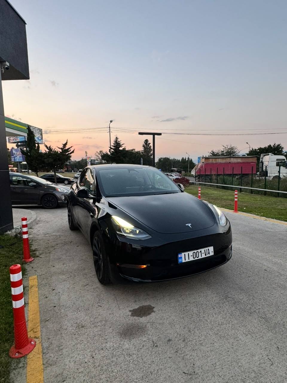 Tesla Model Y 2024