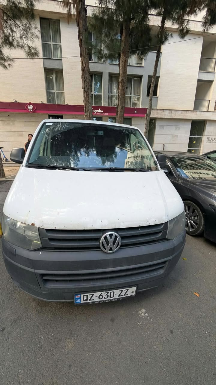 იყიდება Volkswagen Transporter 2012 წლიანი ***საწვავის