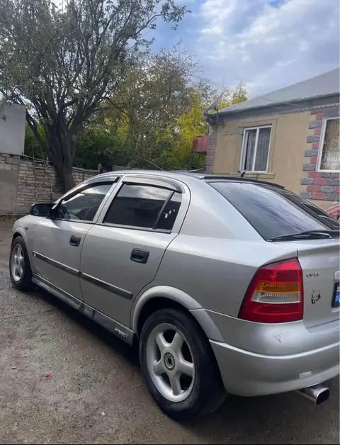 Opel 1998
