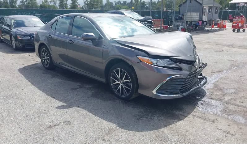Toyota Camry 2023 — 14,000$