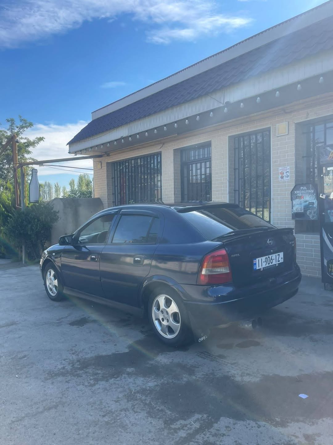 Avtomobil 2000