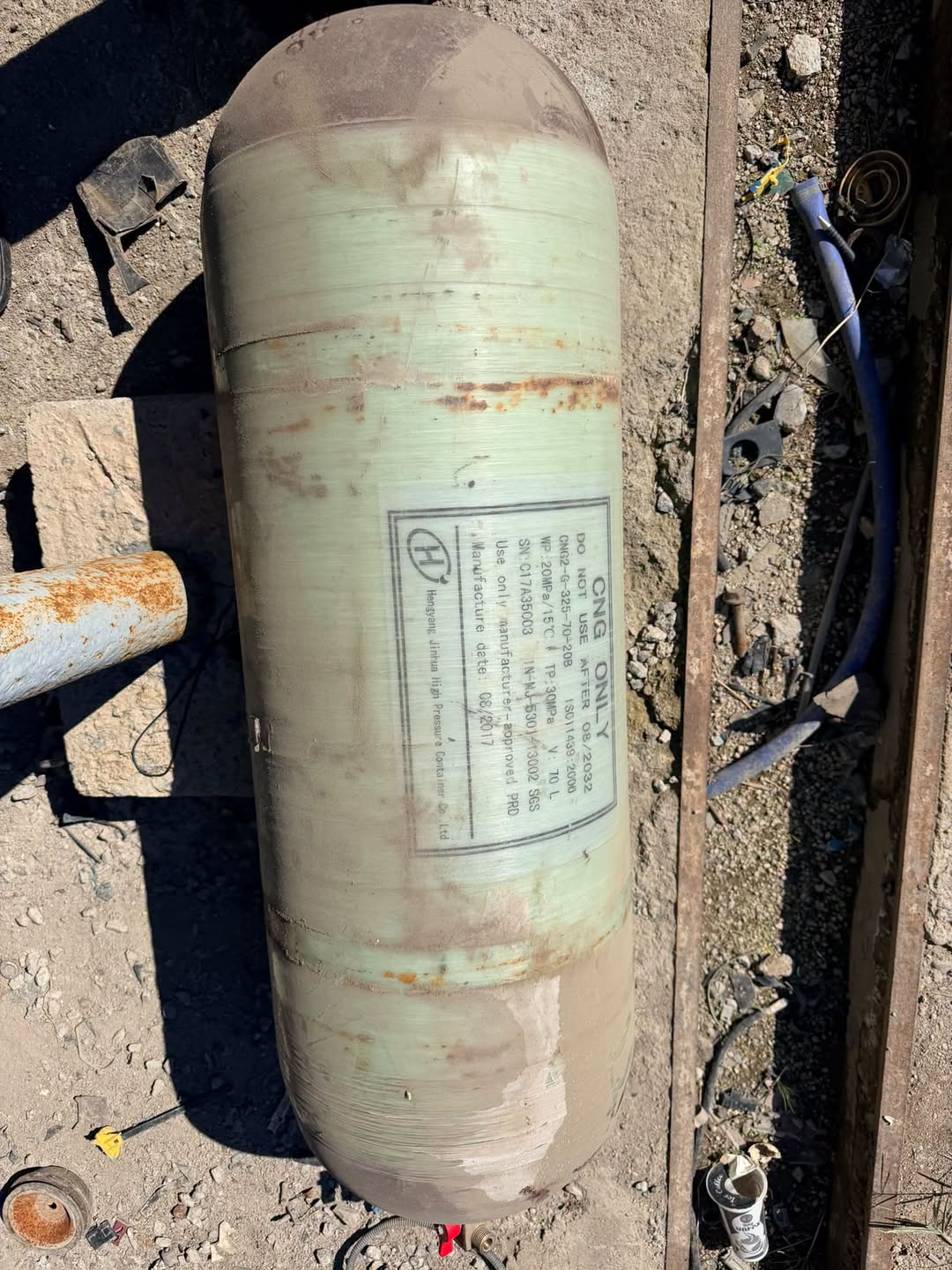 CNG gas cylinder