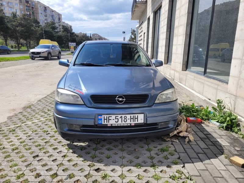 Avtomobil 1999
