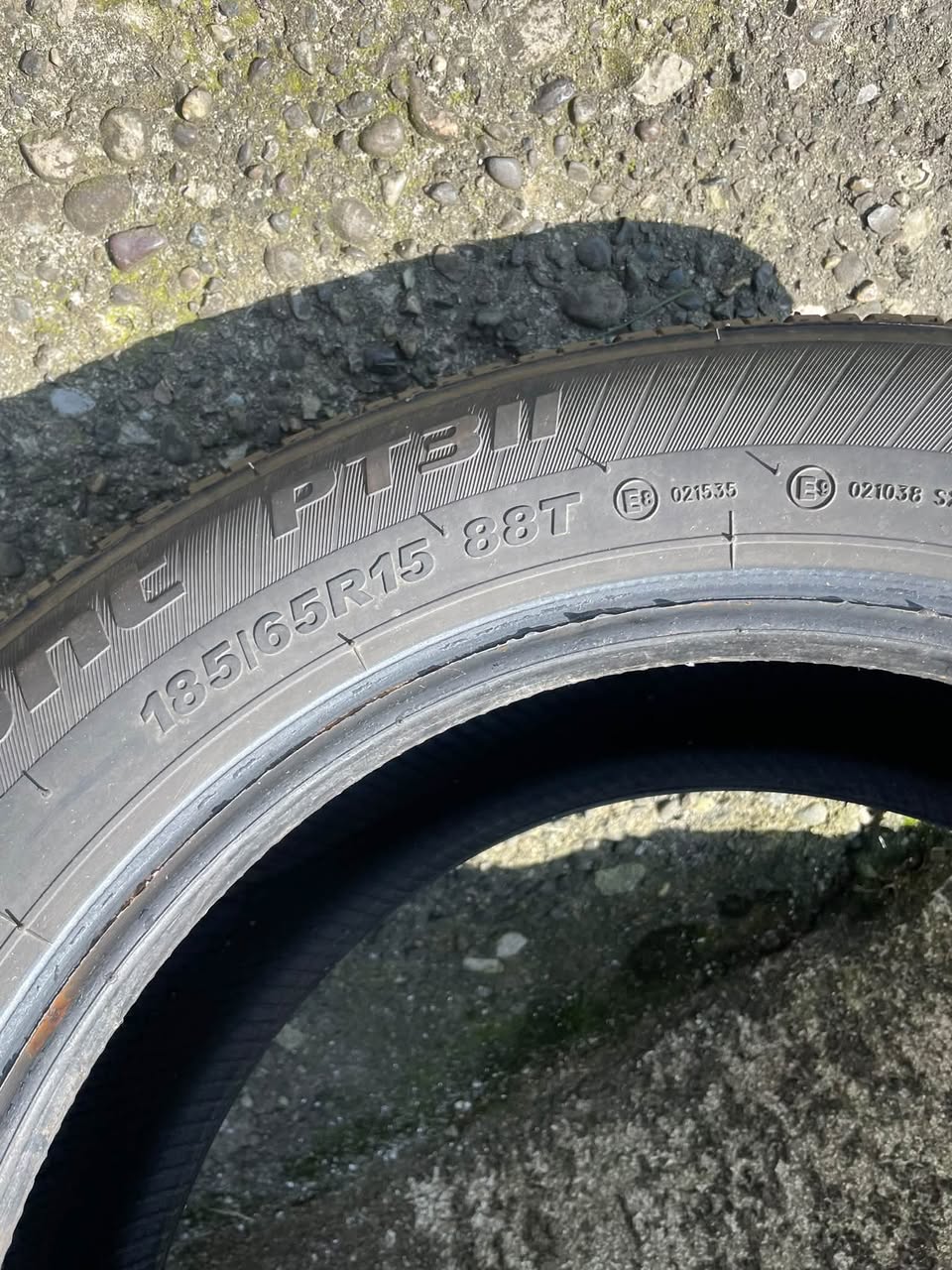 185/65 R15 yaz lastikleri neredeyse yeniler — 200₾