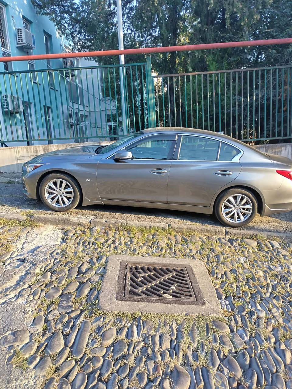 Infiniti Q50 2017 — 9,000$