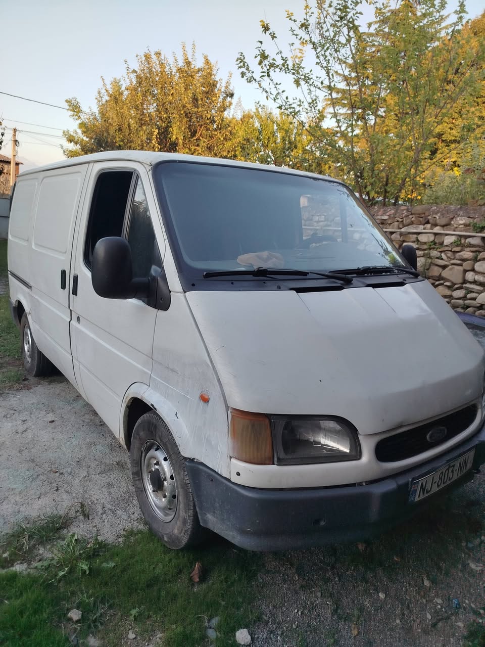 White Ford van, offered in exchange