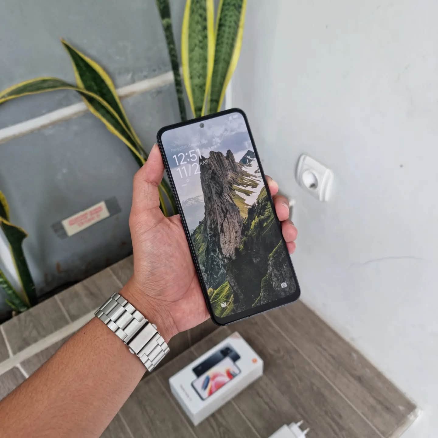 იყიდება Redmi Note 12. არის კარგ — 200₾