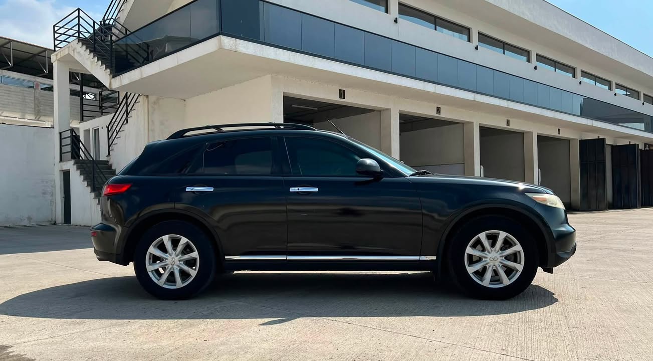 Infiniti FX35 2006 — 3,300$