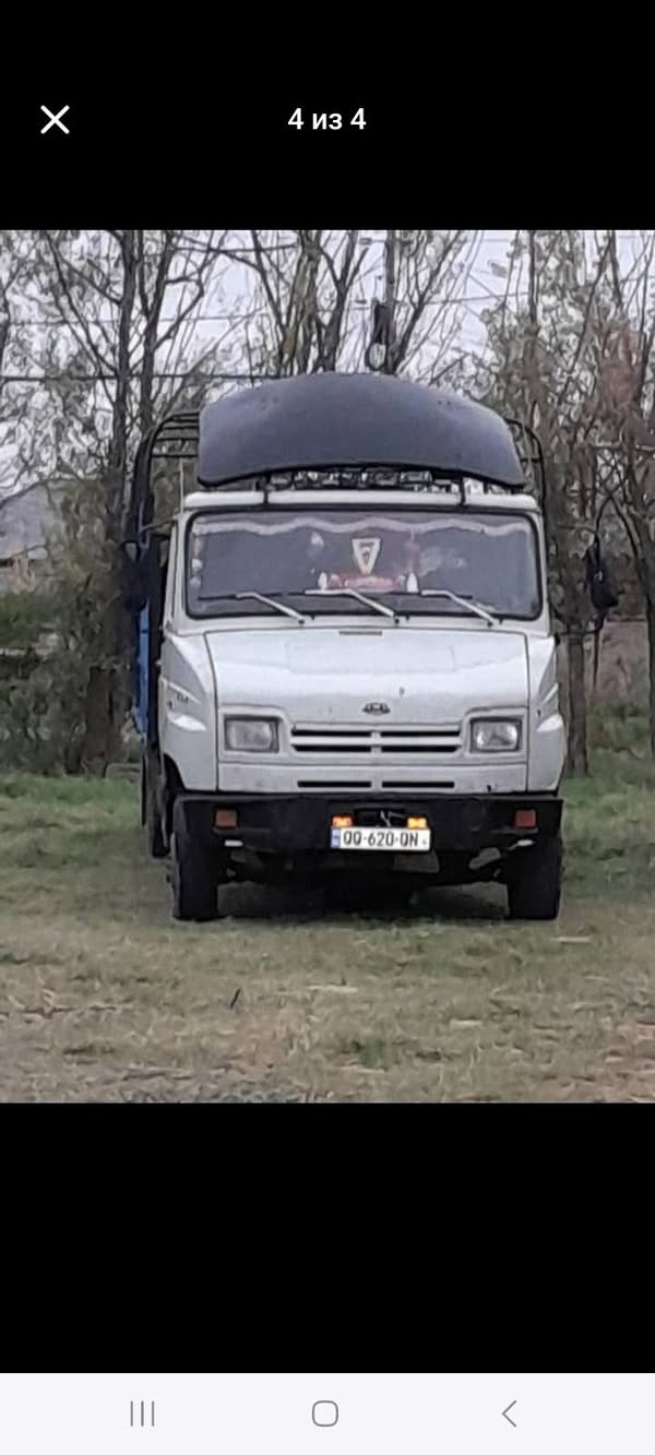 Avtomobil