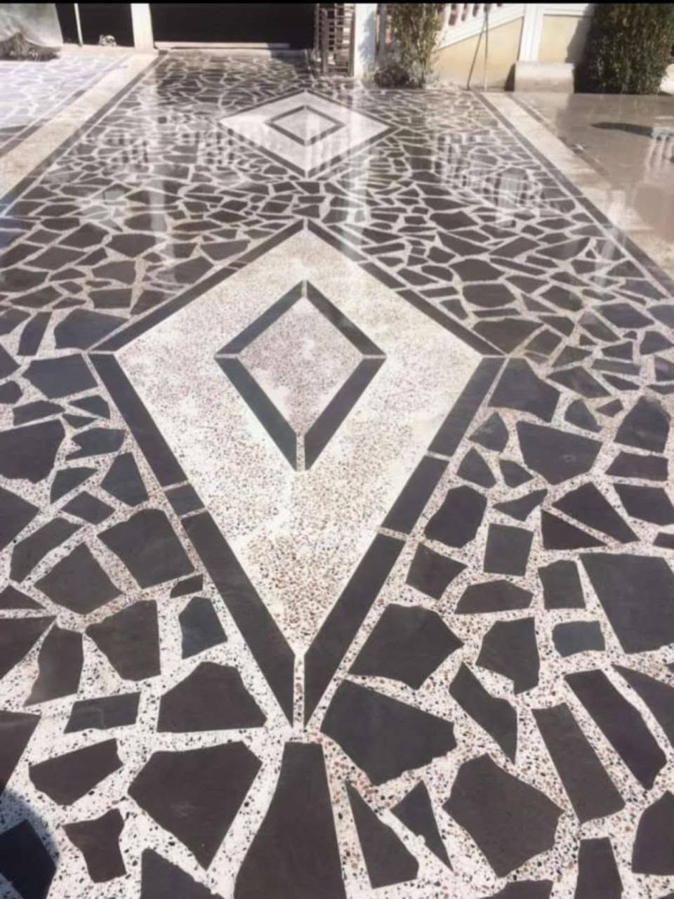 Stone mosaic floor craftsman services