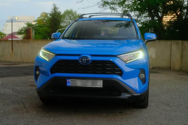 🚗 იყიდება Toyota RAV4 Hybrid 2019 — 18,800$
