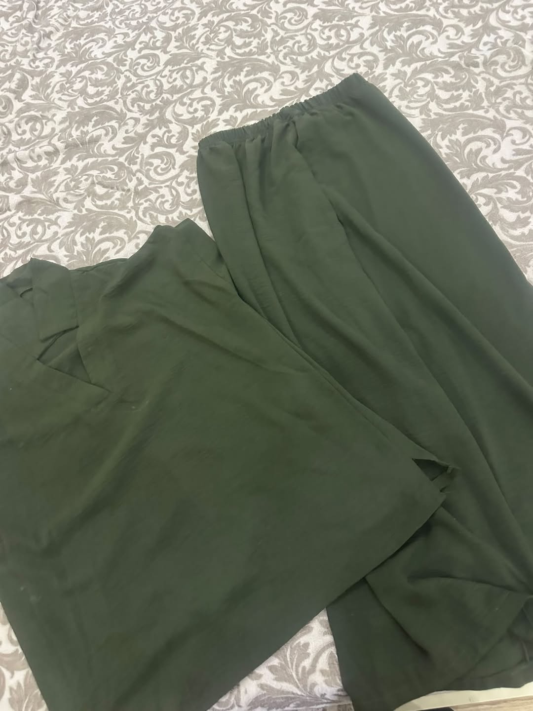 Green two-piece clothing set