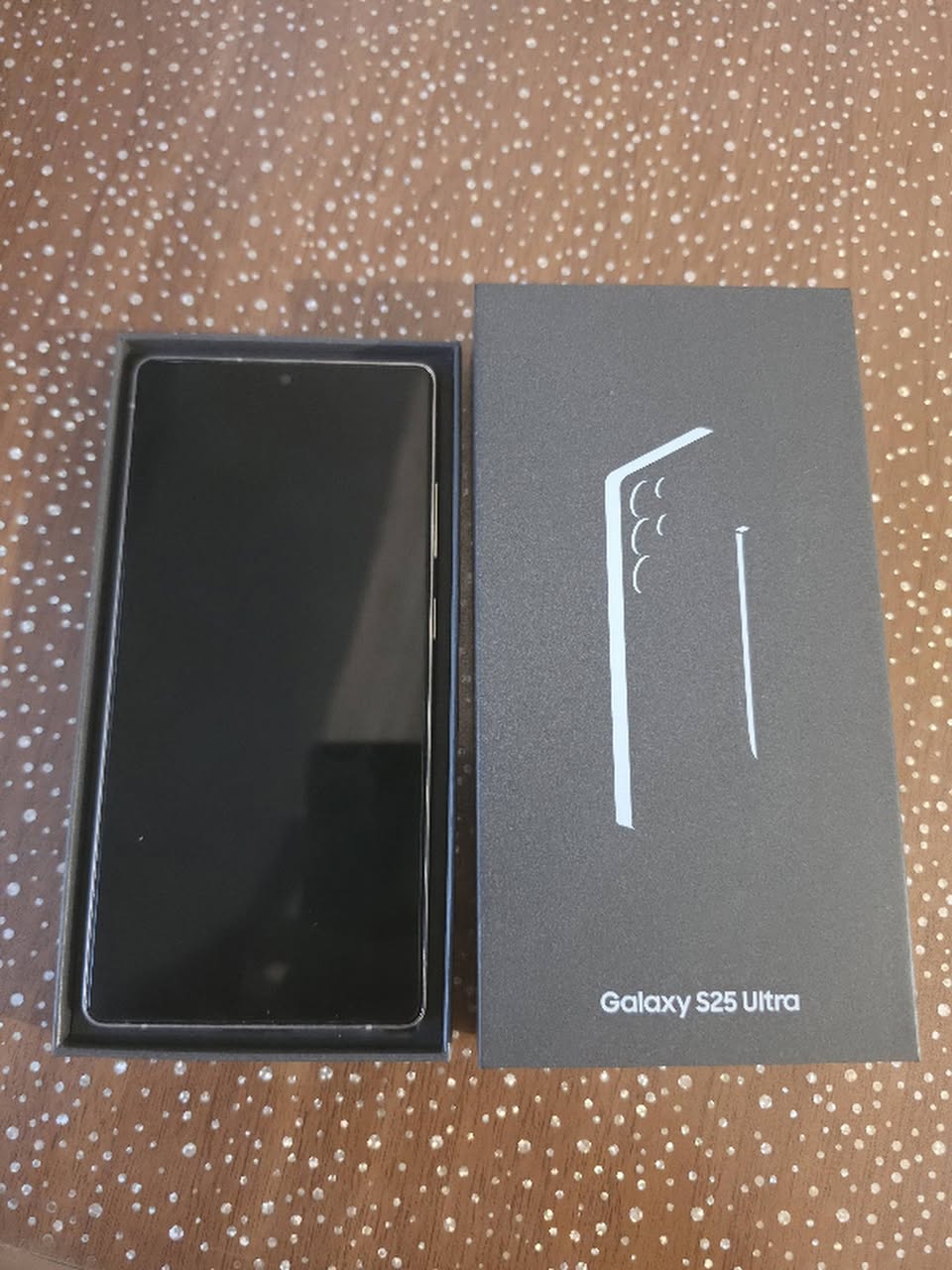 იყიდება Samsung Galaxy S25 Ultra 512GB
