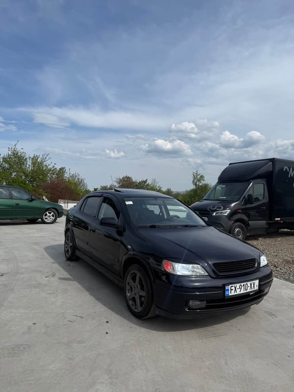 Avtomobil 1998
