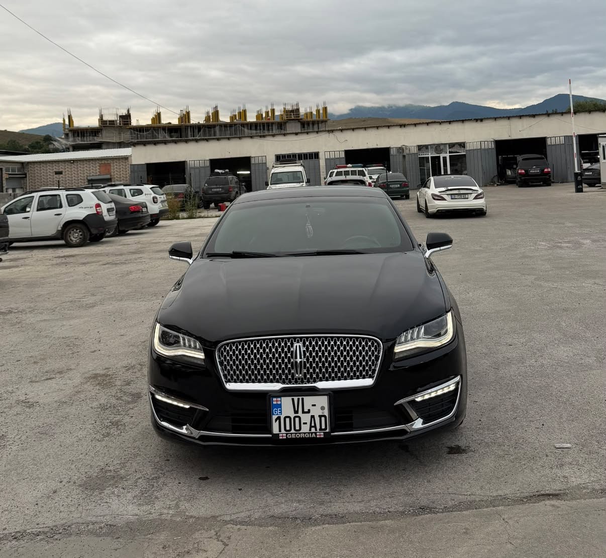 Lincoln MKZ 2017 — 8,400$