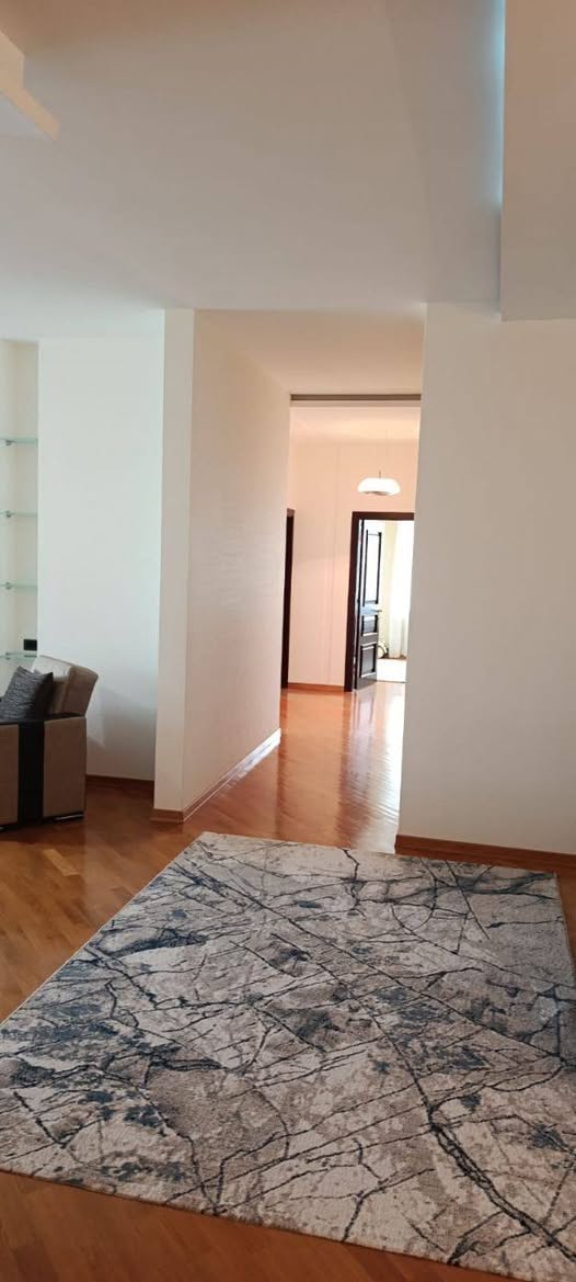 A 3-room apartment is for rent in Baku — 1,300 ₼