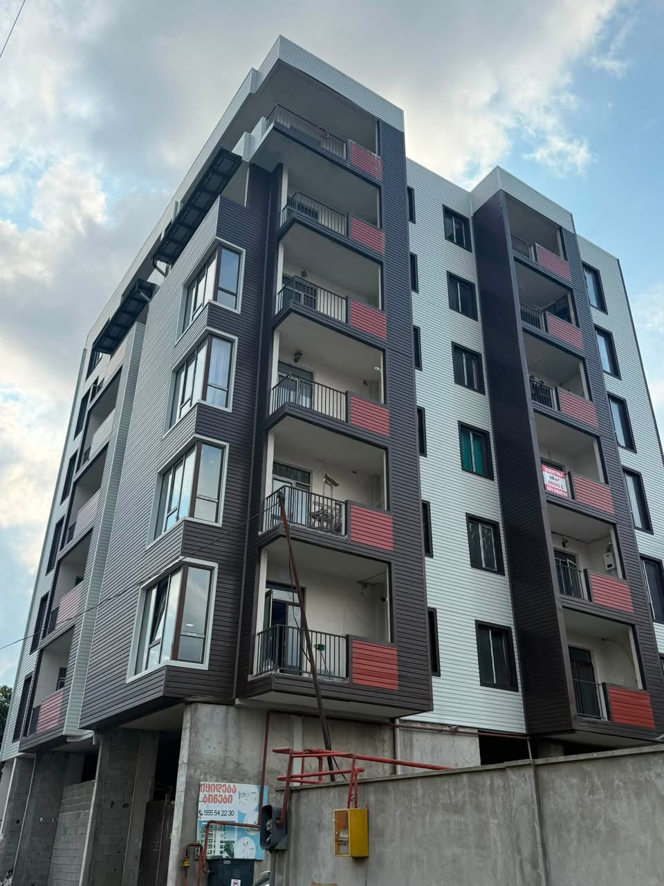 იყიდება ბინა, ხელვაჩაური — $850