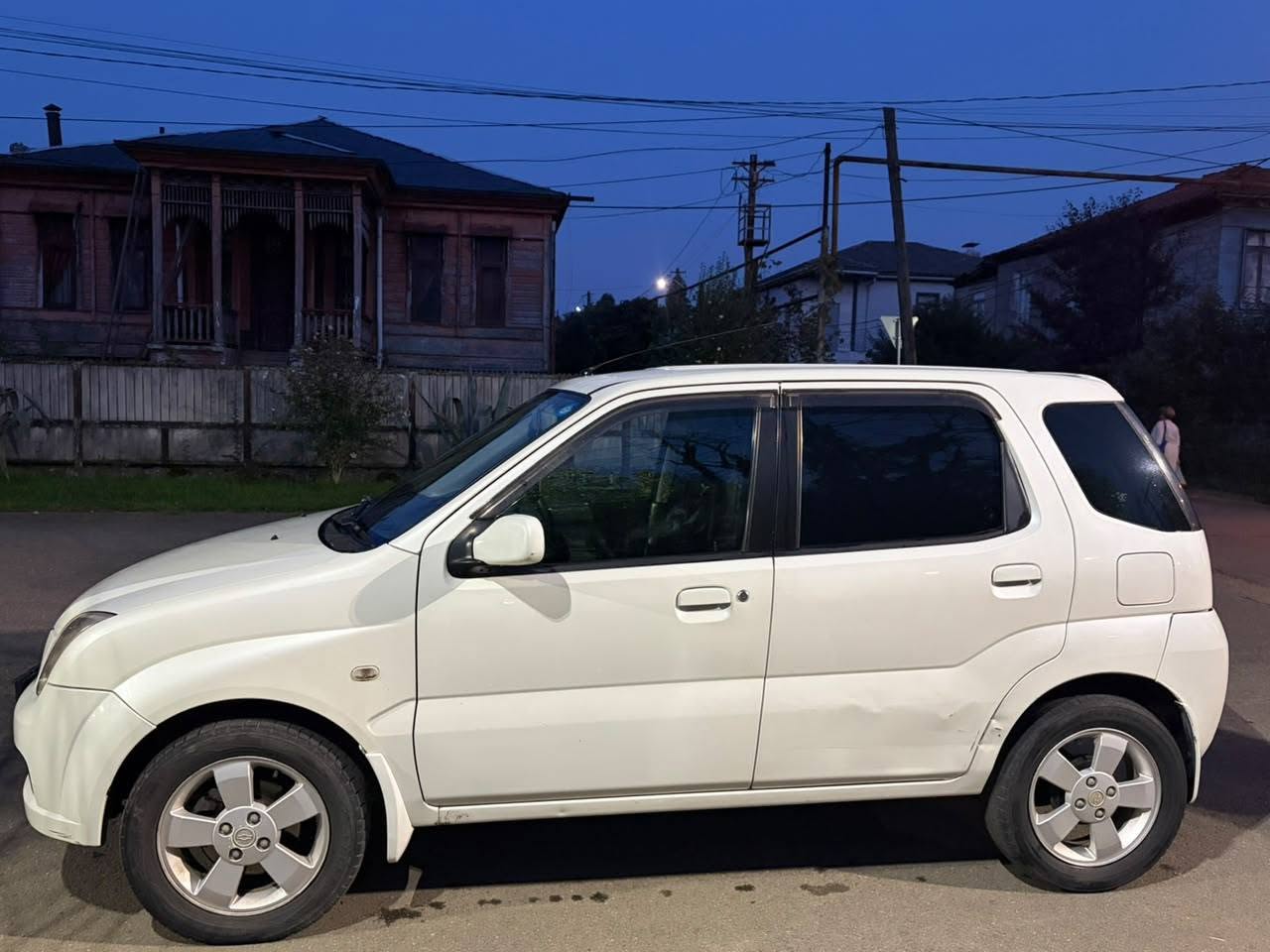 Chevrolet Cruze 2004 — $2,300