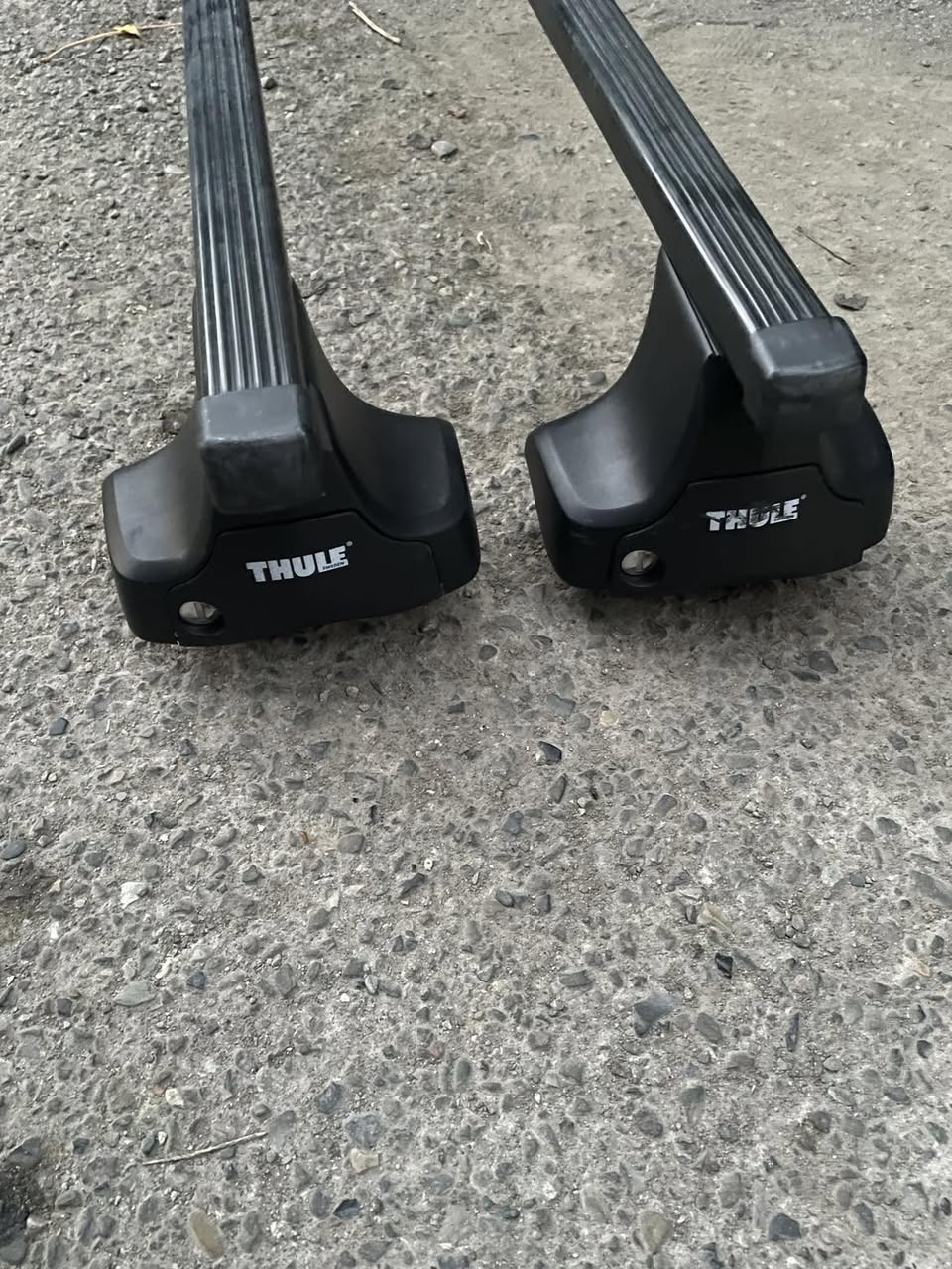 ტულეს ორიგინალი თხილამურების სამაგრი და რელინგები.