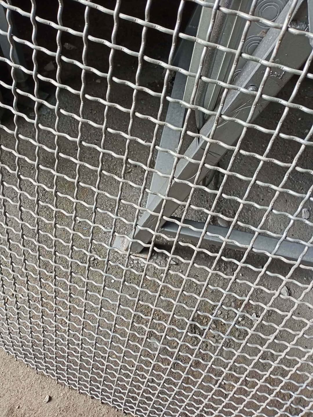 Şəxsən "Servis Civarı" MMC yerində maşınların təmiri ilə məşğul olur!