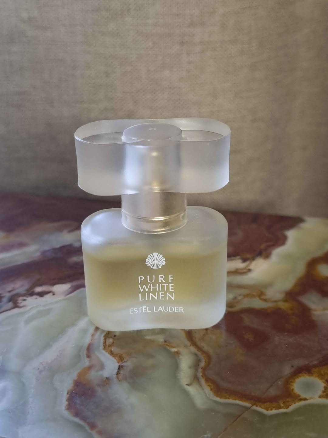 Estee Lauder ვინტაჟური Pure White Linen.