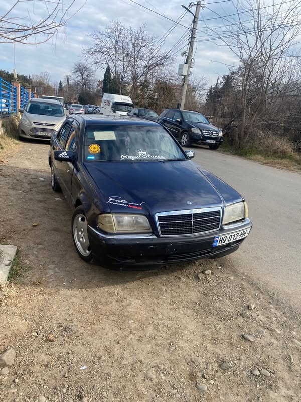 Avtomobil 1995