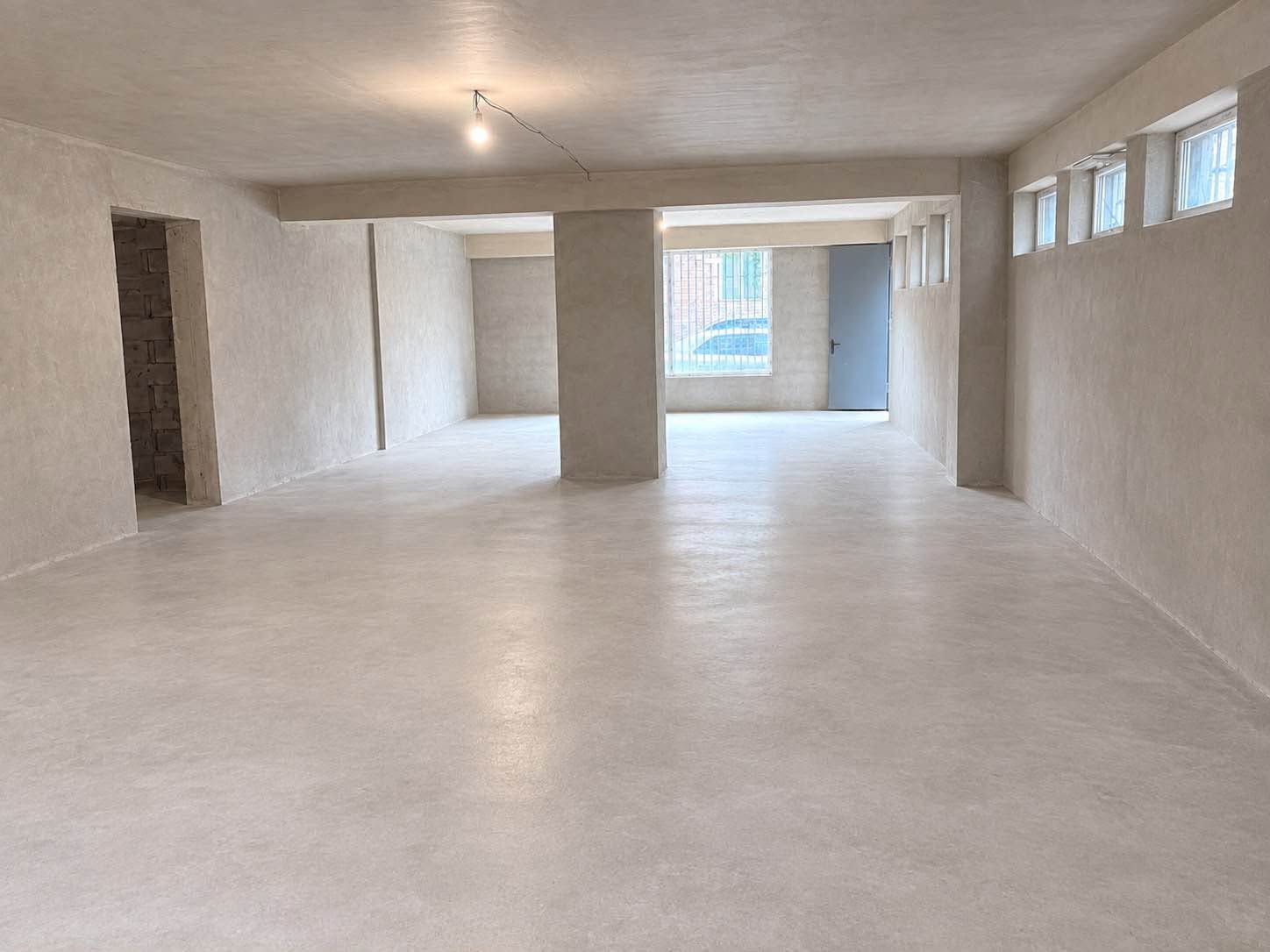 Kommersiya sahəsi, Tbilisi — $140,000