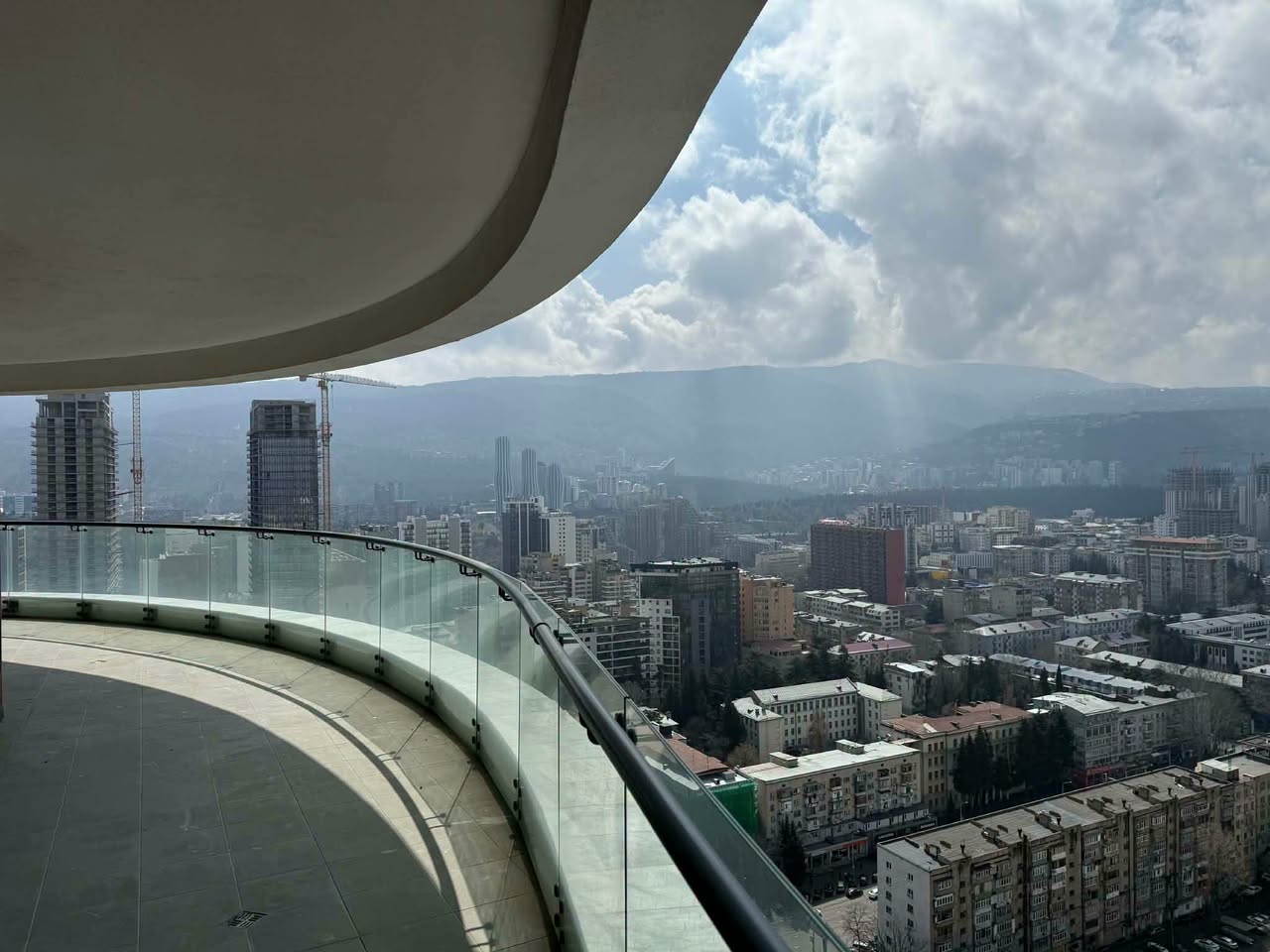 Satılık daire, Tiflis