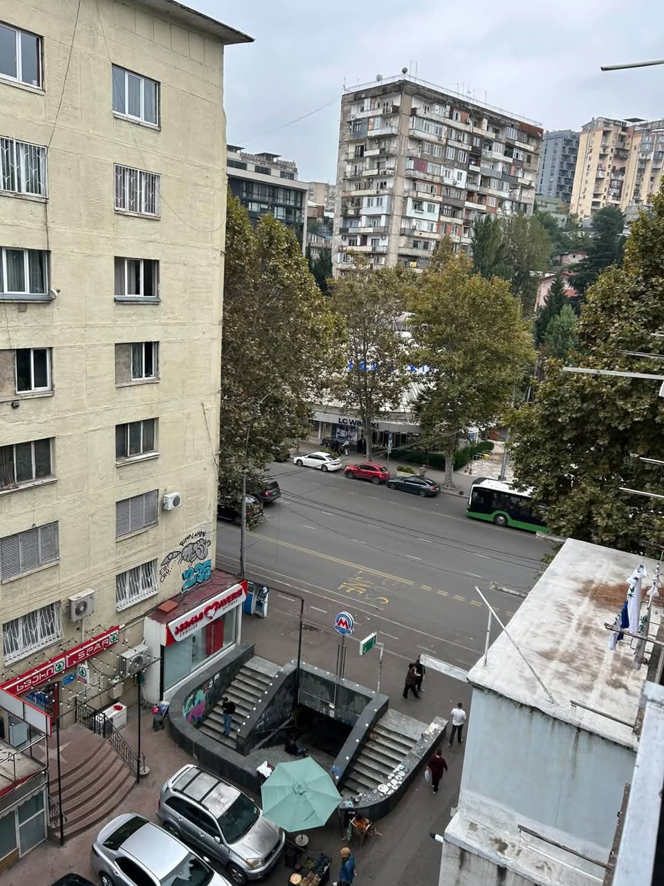 Վաճառքի է 5 սենյականոց բնակարան, Թբիլիսի