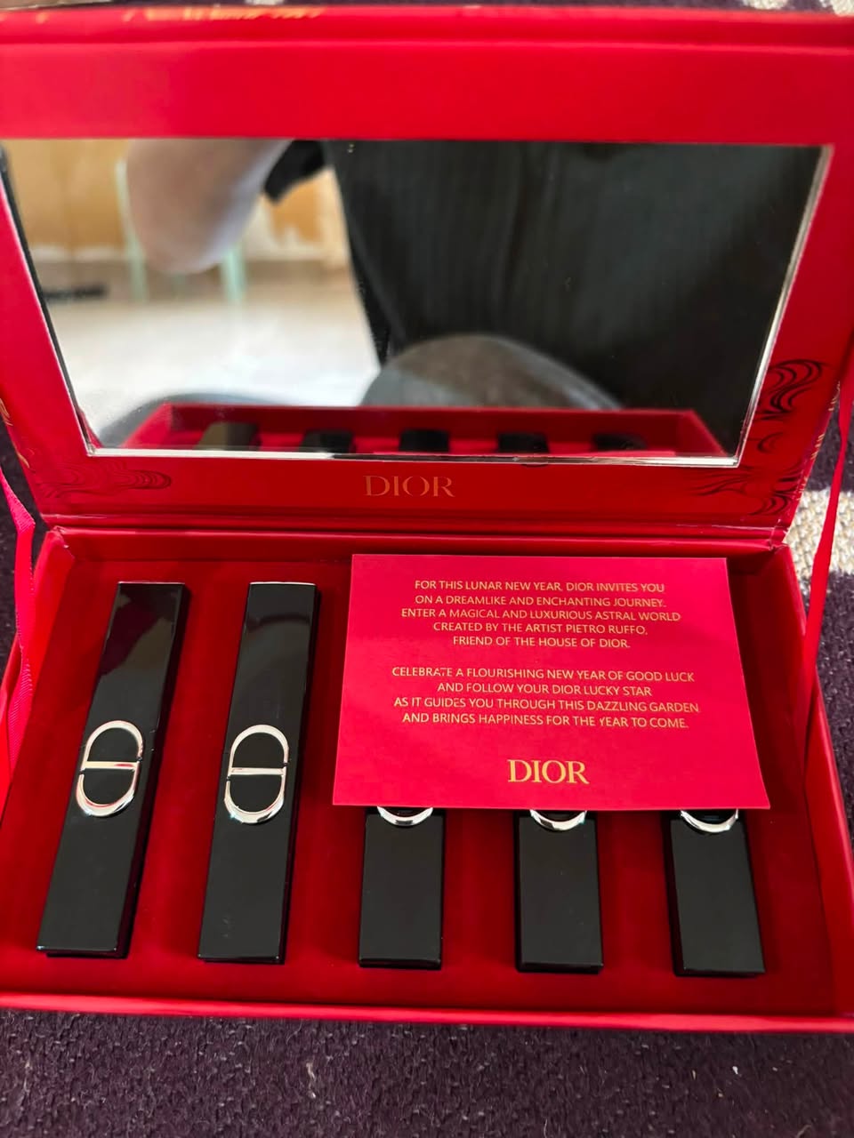 Dior ტუჩსაცხის სეტი, სასაჩუქრე მდგომარეობა