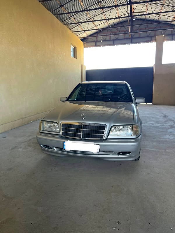 Avtomobil 1999