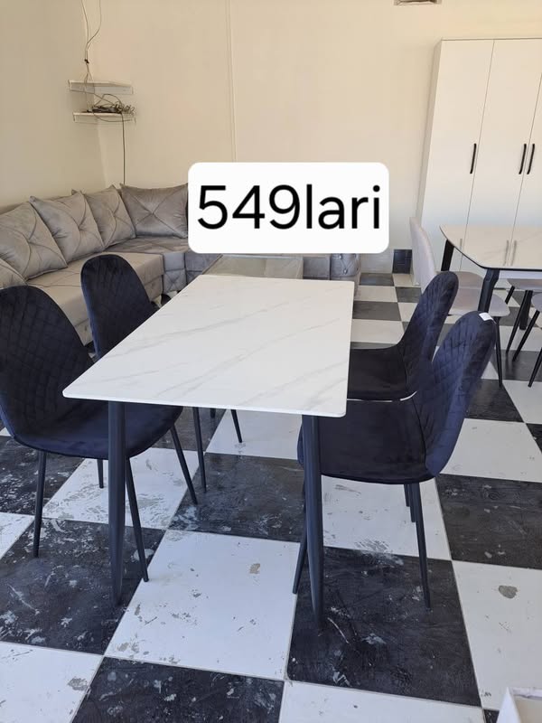 Avtomobil