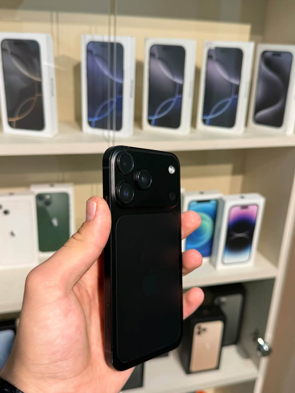 Iphone 18 Pro (11) 90.000 Դրամ