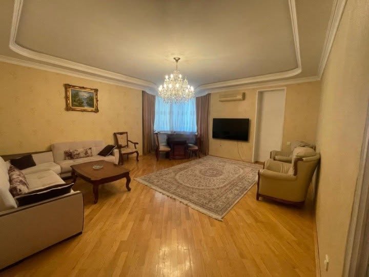 3-room apartment for sale, Baku — 300,000 ₼